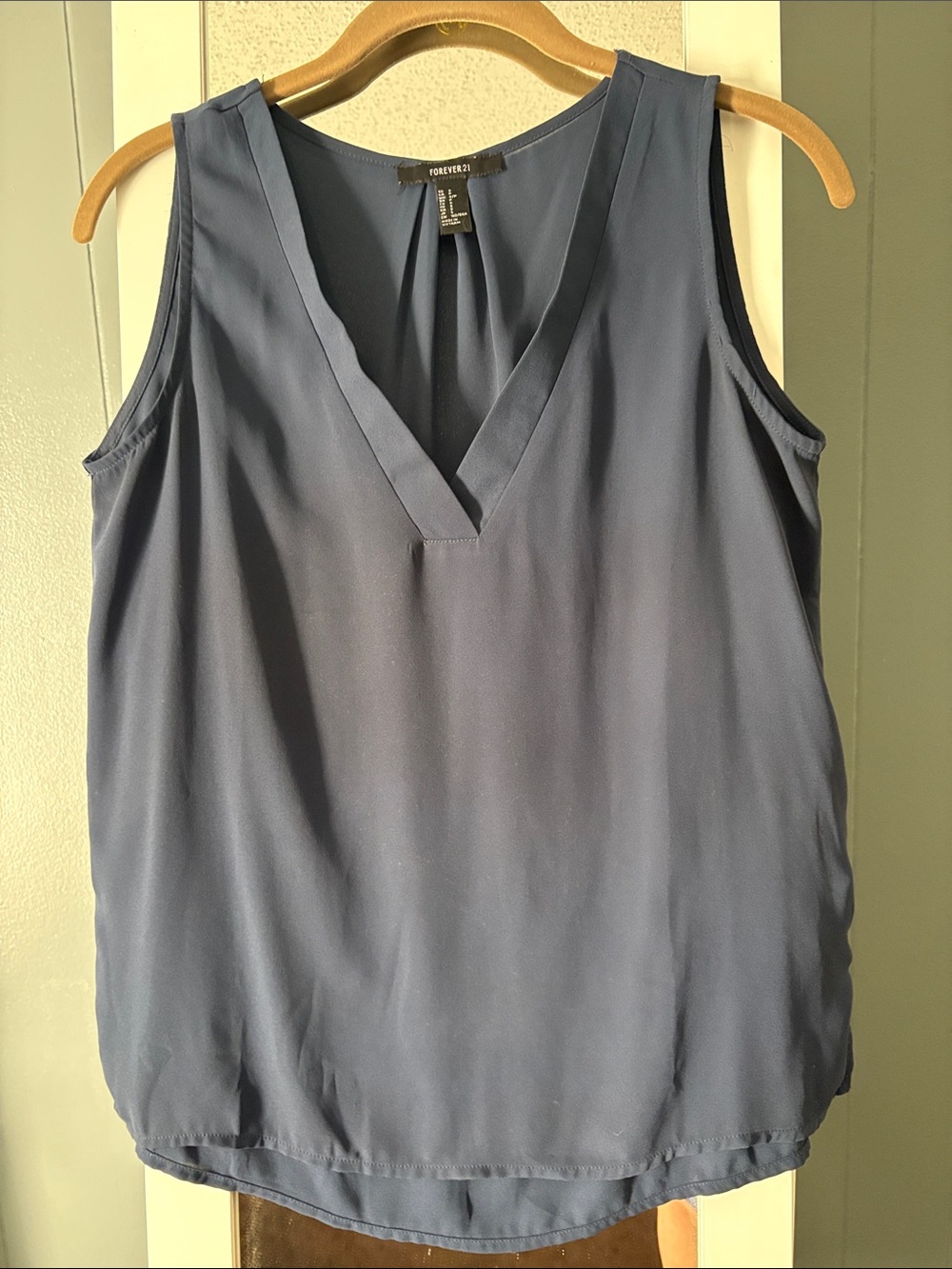 Forever 21 Blue Sleeveless V-Neck Camisole